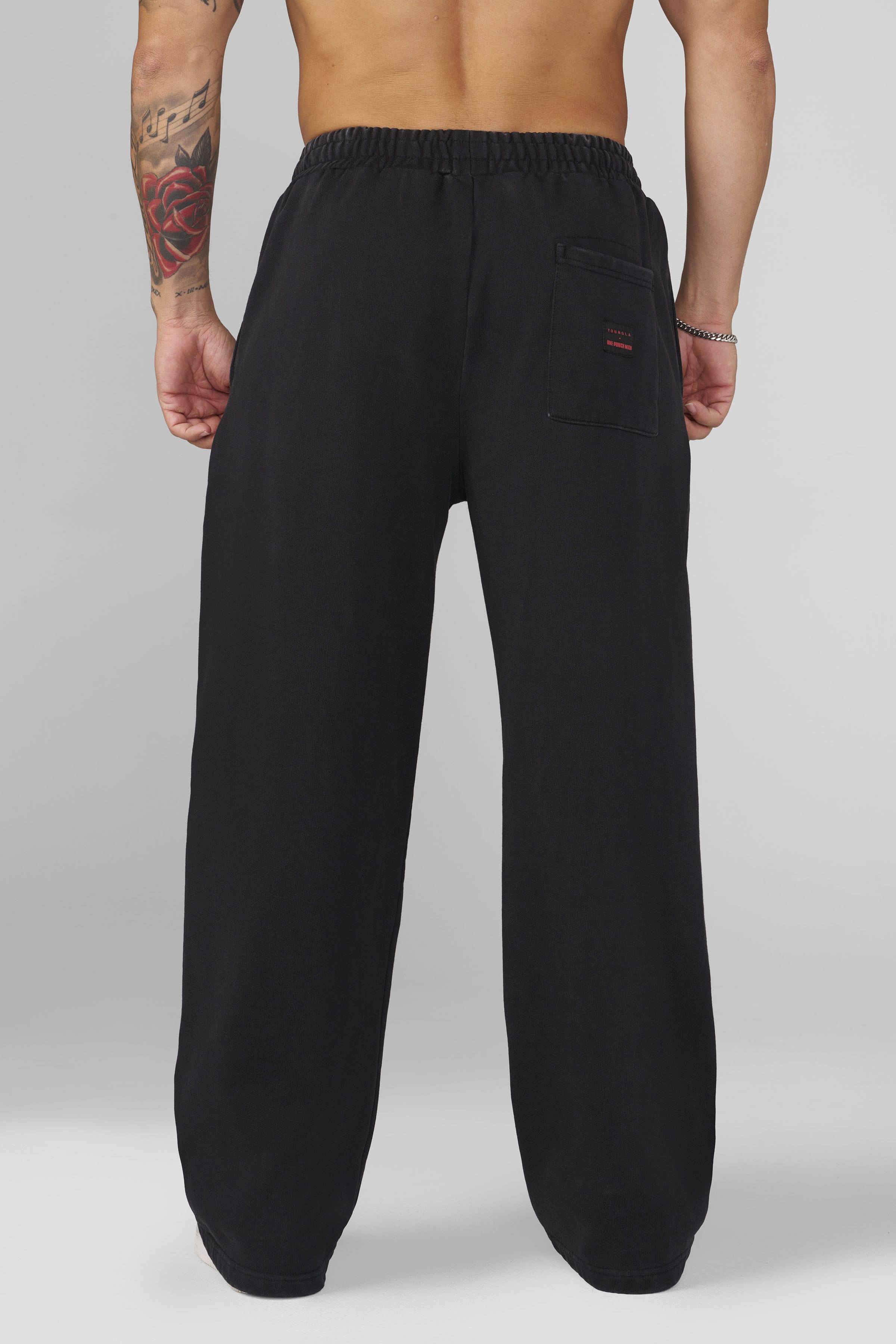 2017 - One Punch Man Sweats