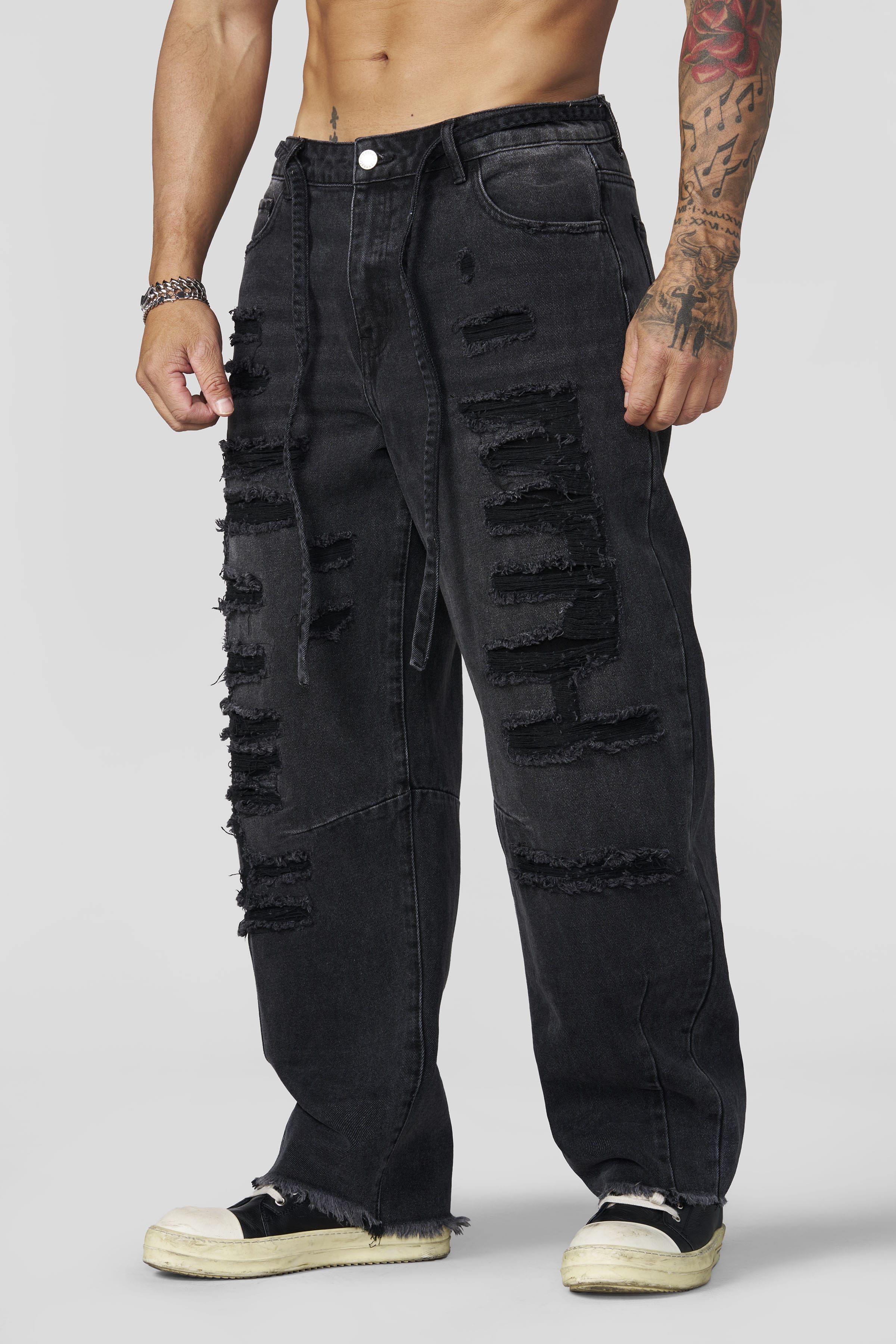 6004 - Destroyed Jeans