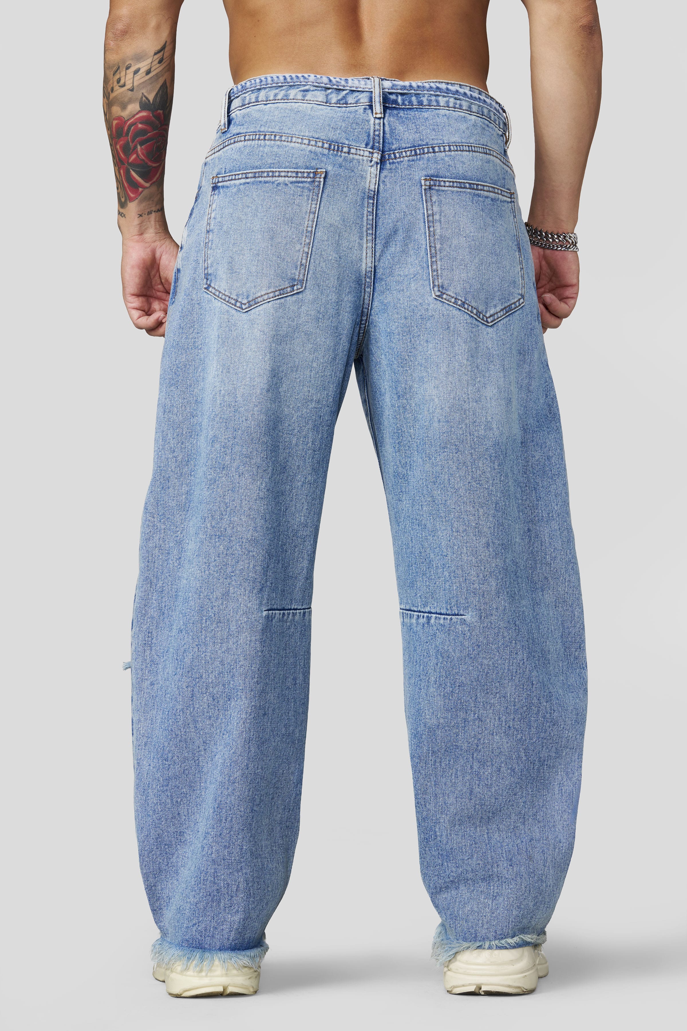 6004 - Destroyed Jeans